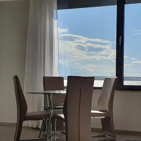 Lakefront Boutique Apartments Sophia Residence Pool Resort Mamaia
