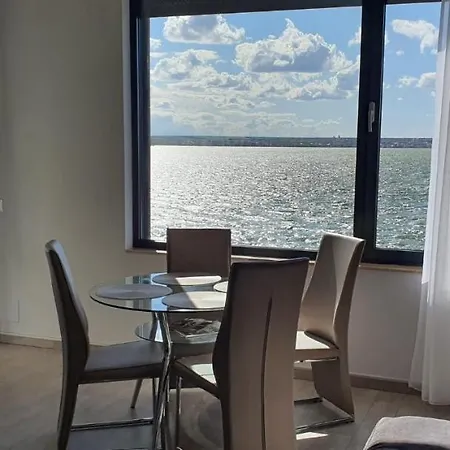 Lakefront Boutique Apartments Sophia Residence Pool Resort Apartment *