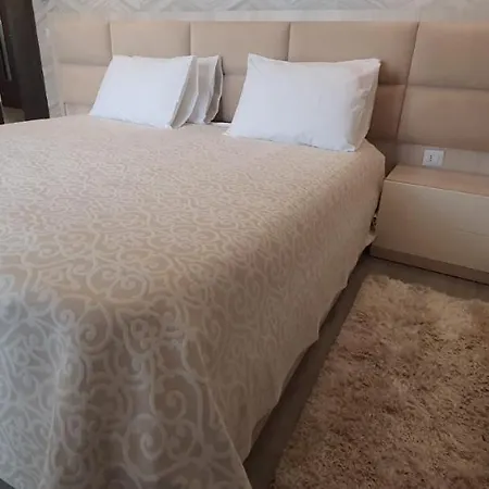 Lakefront Boutique Apartments Sophia Residence Pool Resort Apartment *